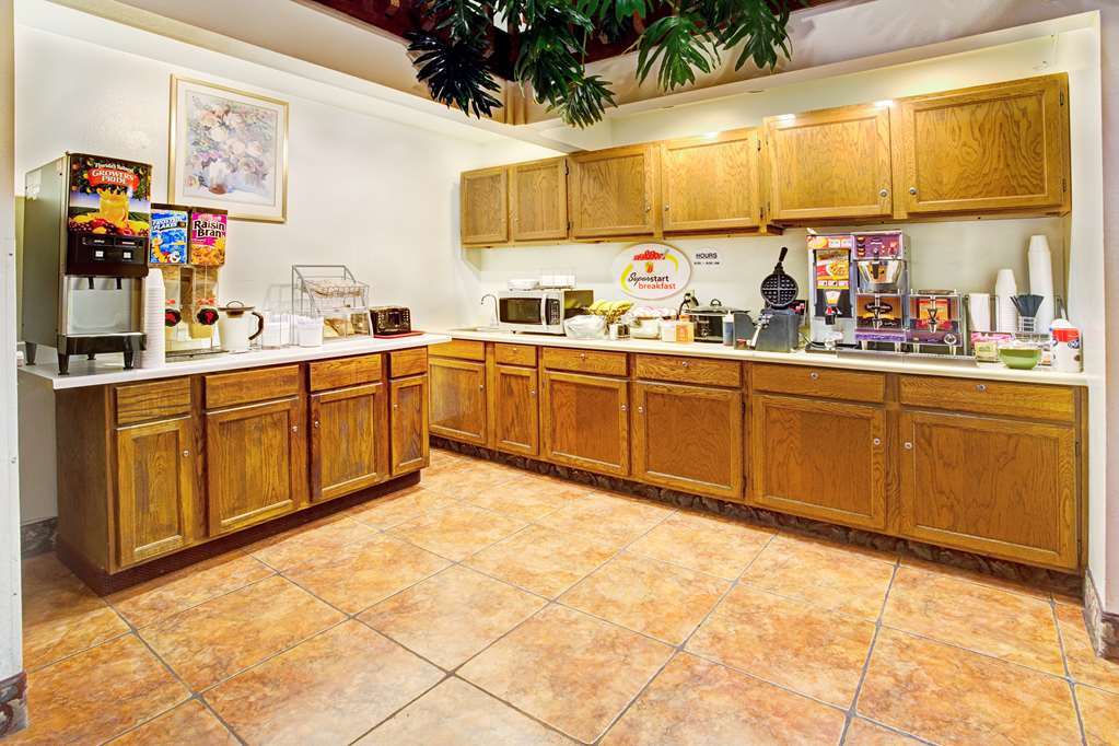 Super 8 By Wyndham Longmont/Twin Peaks Hotel Kemudahan gambar