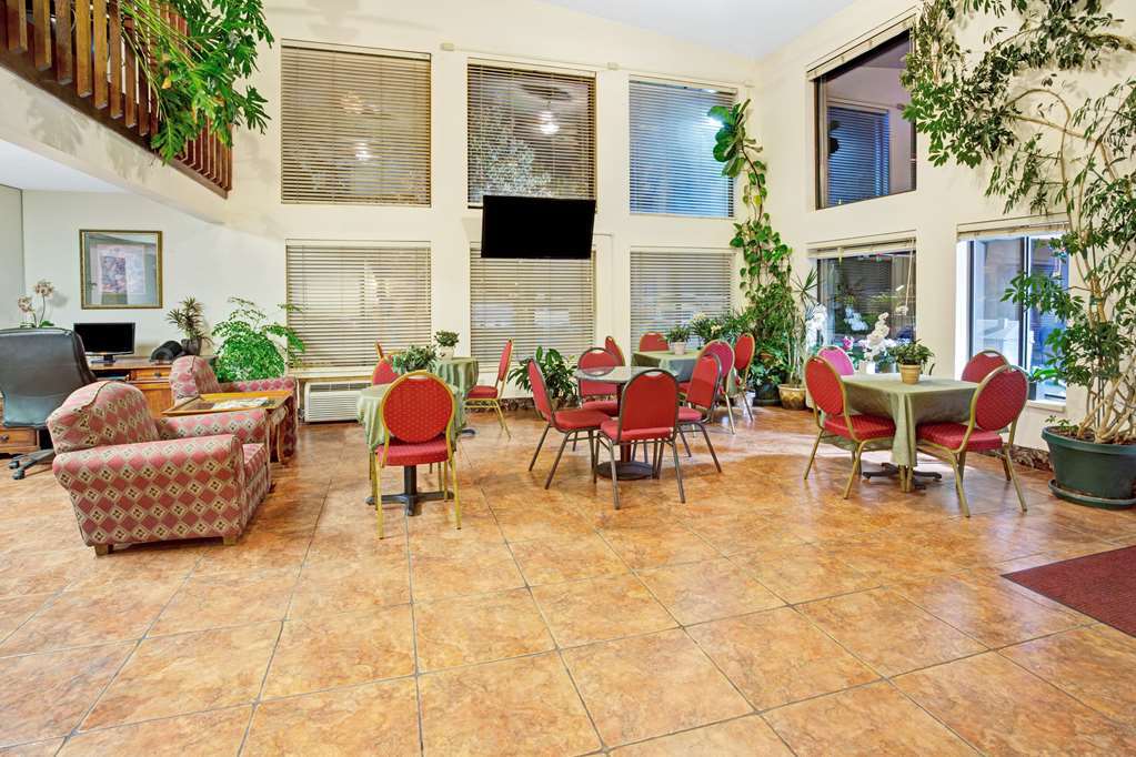 Super 8 By Wyndham Longmont/Twin Peaks Hotel Dalaman gambar